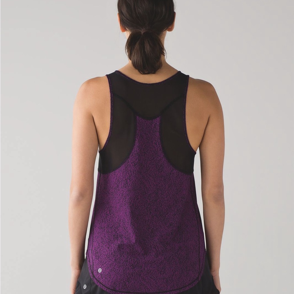 Lululemon Sculpt Tank II
Circuit Aurora Black / Black